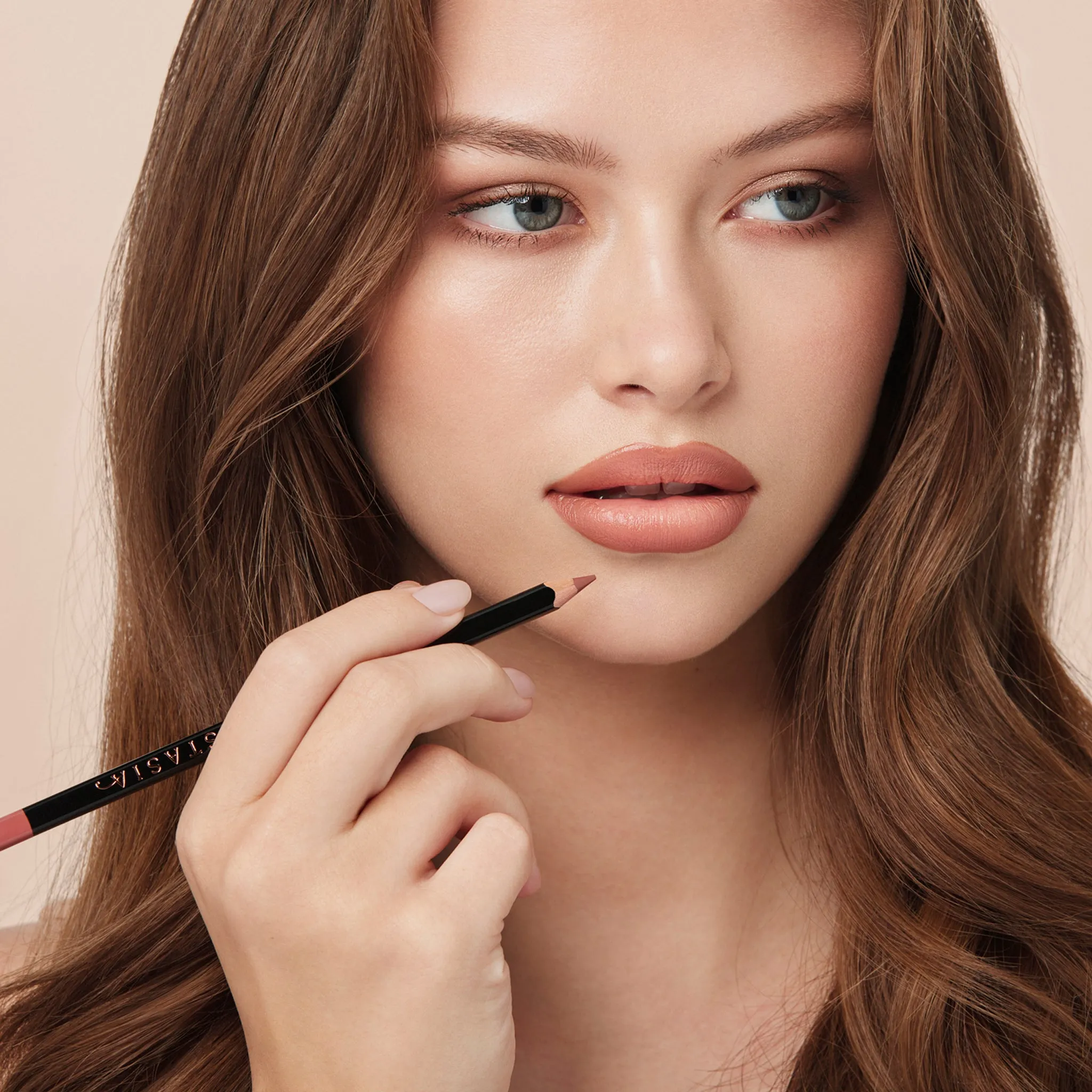 LIP LINER